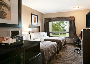 Ramada by Wyndham Conklin hotel thumbnail 3