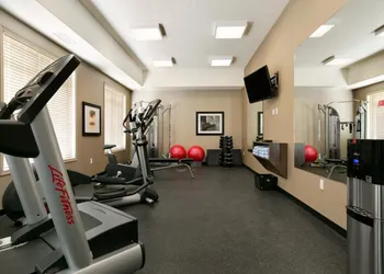 Ramada by Wyndham Conklin hotel thumbnail 6