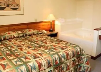 Grand Staircase Inn hotel thumbnail 3