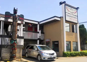 Thunderbird Motor Inn hotel thumbnail 7