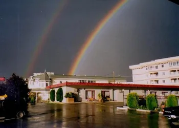 Apple Tree Inn hotel thumbnail 3