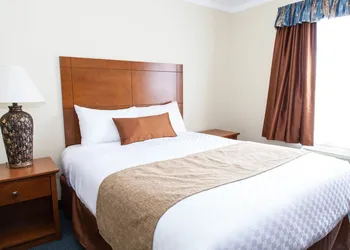 Hinton Lodge hotel thumbnail 6