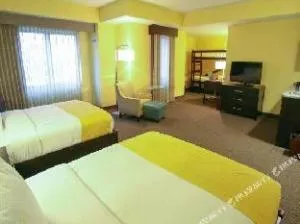 Doubletree By Hilton Hotel Bemidji hotel thumbnail 3