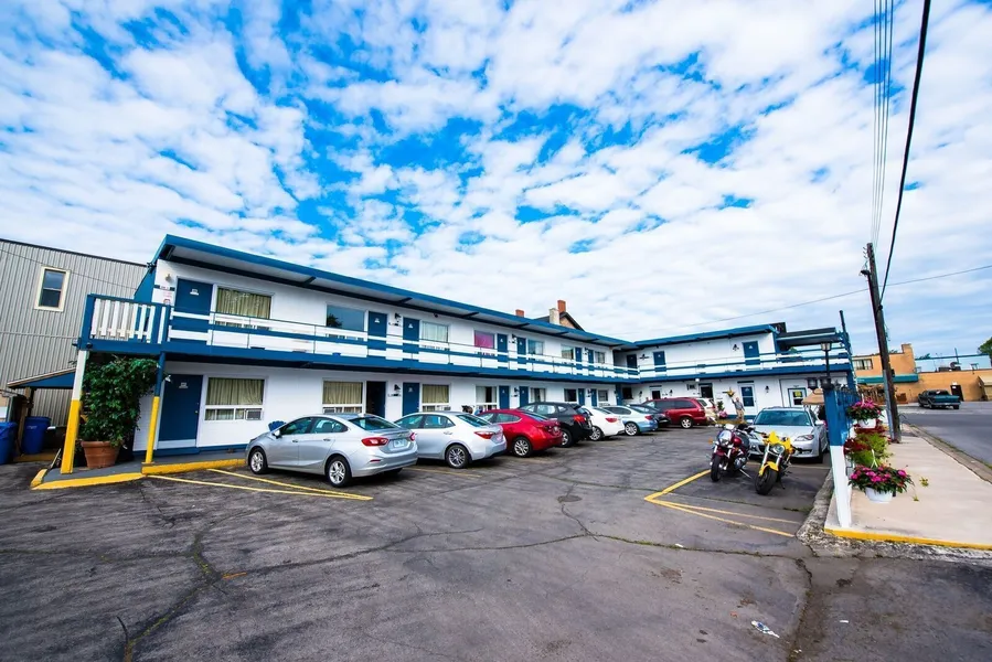 Niagara Parkway Court Motel hotel detail image 2