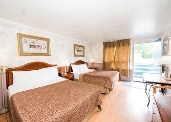 Niagara Parkway Court Motel hotel thumbnail 8