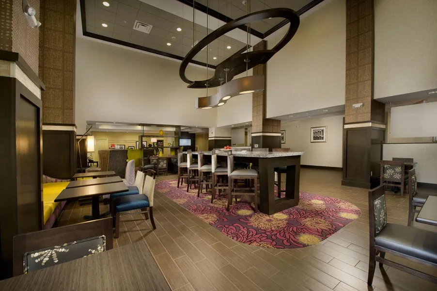 Hampton Inn & Suites Buffalo Airport hotel detail image 6
