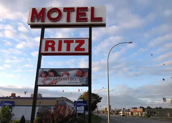 Motel Ritz hotel thumbnail 3