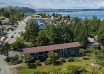 Tofino Motel Harborview hotel thumbnail 3