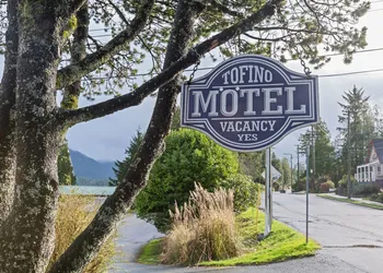 Tofino Motel Harborview hotel thumbnail 7