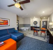 Holiday Inn Express & Suites Oklahoma City Southeast I-35 by IHG hotel detail image 7