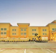 La Quinta Inn & Suites by Wyndham Cotulla hotel detail image 3