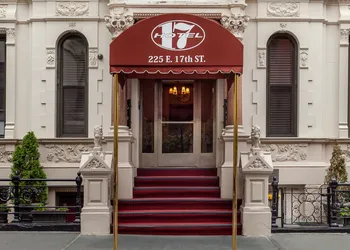 Hotel 17 hotel thumbnail 2