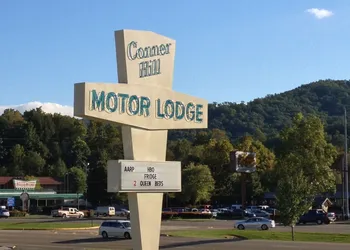 Conner Hill Motor Lodge hotel thumbnail 3