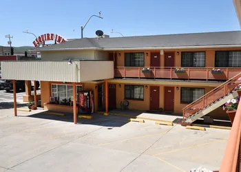Esquire Inn hotel thumbnail 5