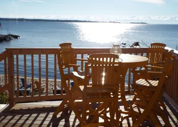 Beachfront Inn hotel thumbnail 3