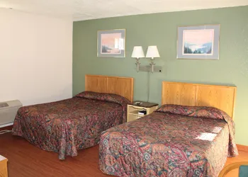 American Motor Inn hotel thumbnail 7