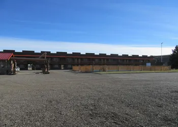 Big Bear Motel hotel thumbnail 7