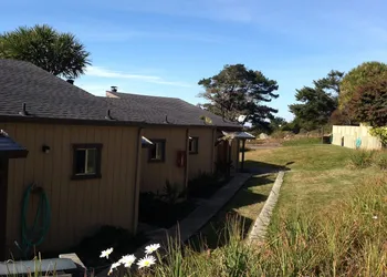 Fort Ross Lodge hotel thumbnail 6