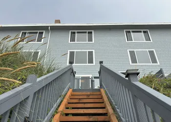West Beach Suites hotel thumbnail 2