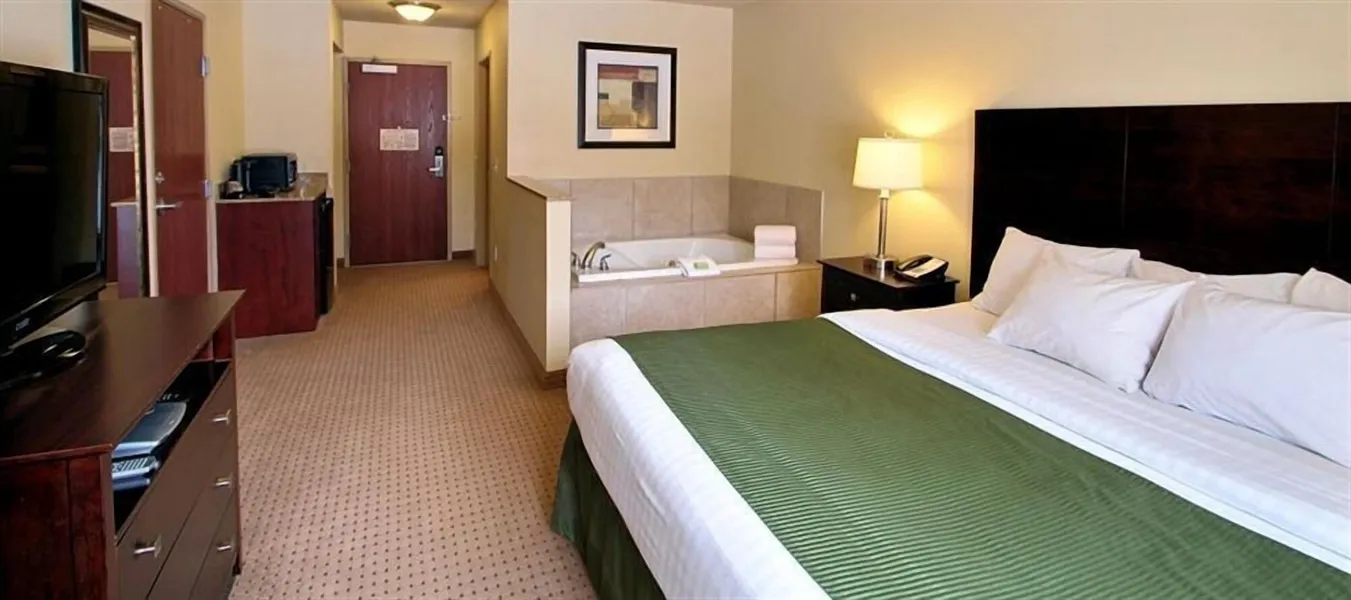 AmeriVu Inn and Suites hotel detail image 6