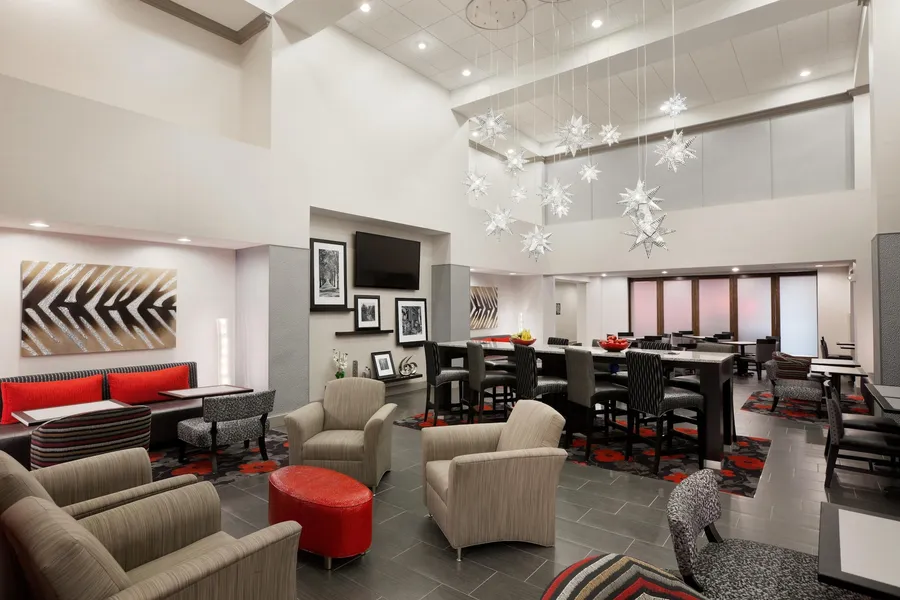 Hampton Inn & Suites Roanoke Airport hotel detail image 6
