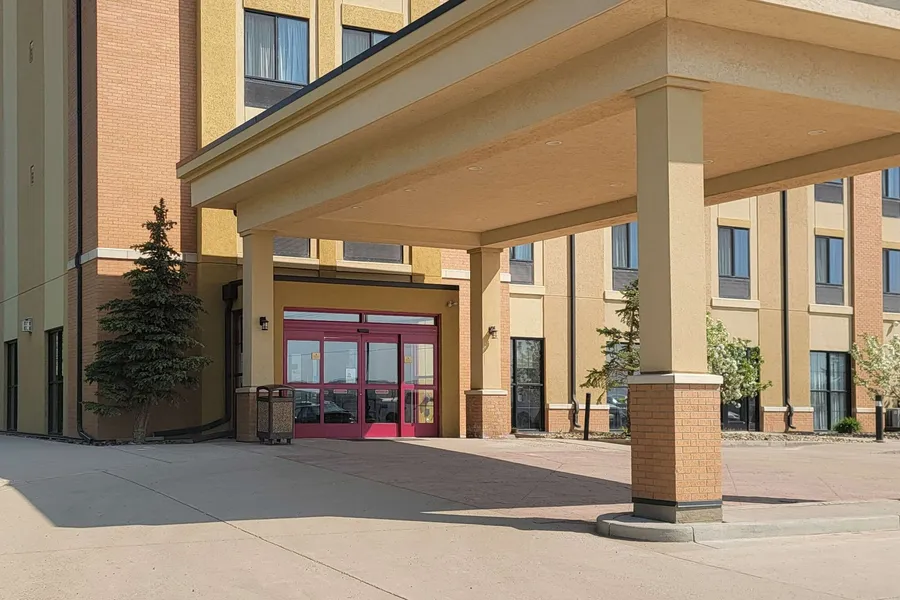 Comfort Inn & Suites Watford City hotel detail image 2