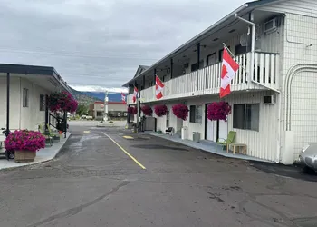 5000 Motel hotel thumbnail 2