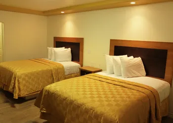 Maverick Inn hotel thumbnail 2