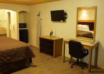 Maverick Inn hotel thumbnail 4