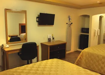 Maverick Inn hotel thumbnail 5