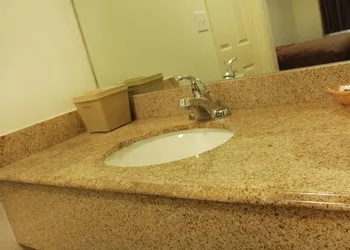 Maverick Inn hotel thumbnail 7