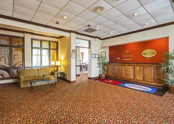 Clarion Inn Fairmont hotel thumbnail 4