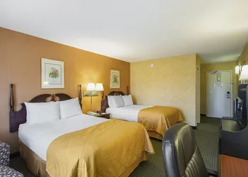 Clarion Inn Fairmont hotel thumbnail 6