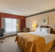 Clarion Inn Fairmont hotel detail image 7