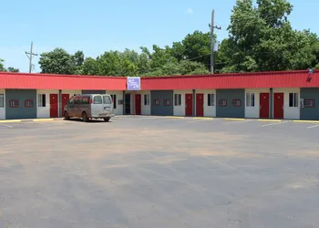 Guest House Motel hotel thumbnail 2