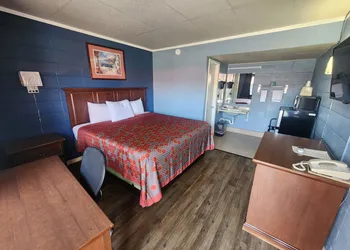 Guest House Motel hotel thumbnail 5