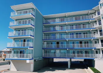 El Coronado Resort hotel thumbnail 3