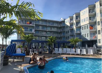 El Coronado Resort hotel thumbnail 4