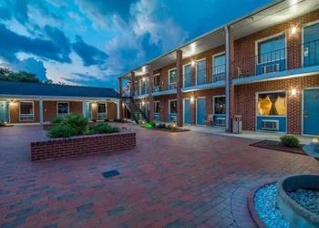 Winton Inn & Suites hotel thumbnail 6