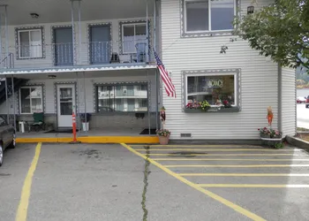 Trail Motel hotel thumbnail 4