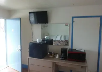 Trail Motel hotel thumbnail 5