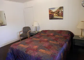 Trail Motel hotel thumbnail 7