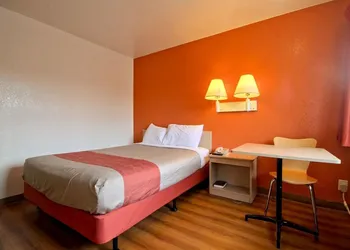 Travelodge By Wyndham Pompano Beach hotel thumbnail 6