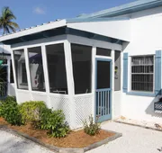Tropical Winds Motel & Cottages hotel detail image 4