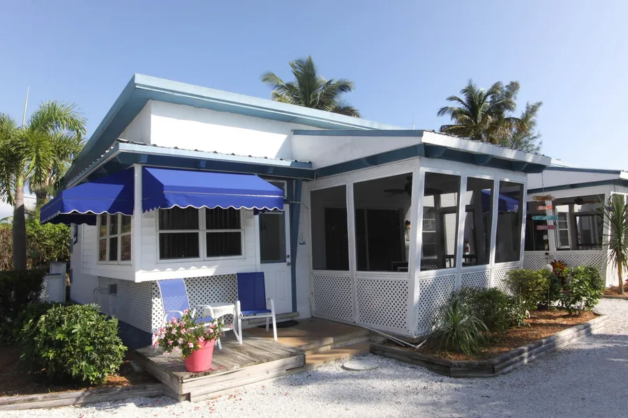 Tropical Winds Motel & Cottages hotel detail image 6