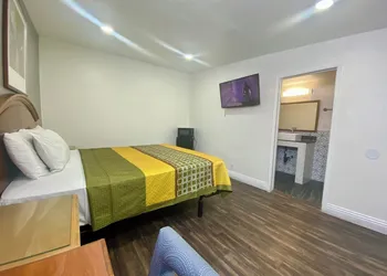 Long Beach Motel hotel thumbnail 4