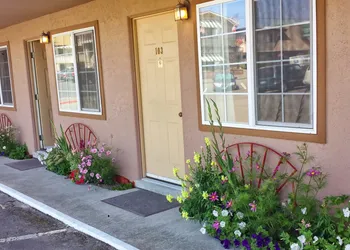 Uptown Inn hotel thumbnail 4