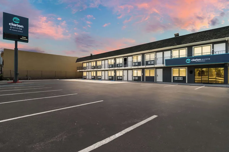 Clarion Pointe Ridgecrest near China Lake Naval Station hotel detail image 6