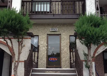 Cedar Springs Motel hotel thumbnail 2