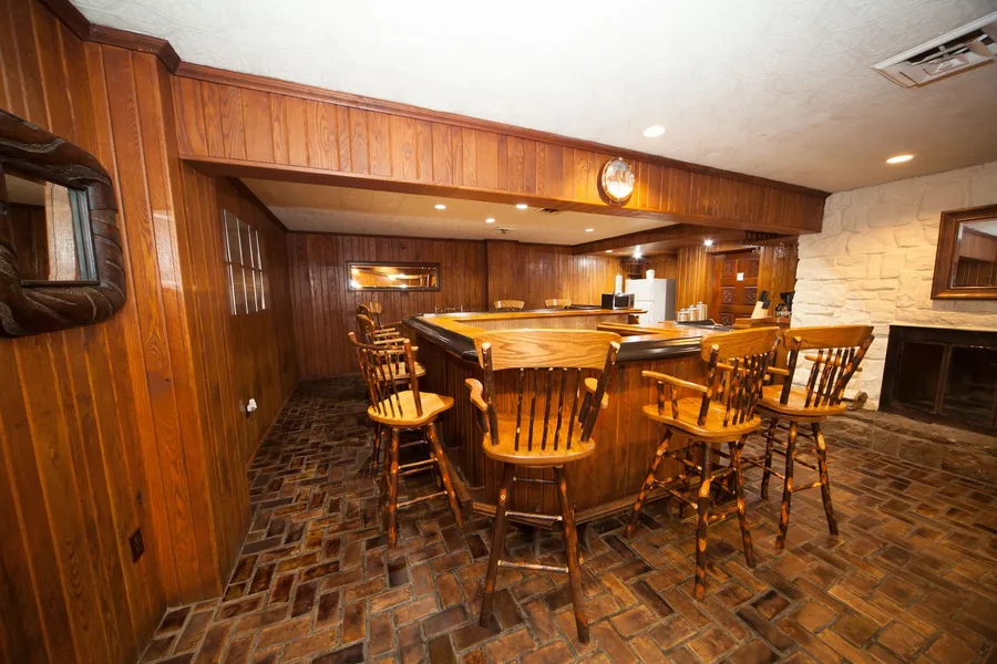 Log Cabin Lodge & Suites hotel detail image 6